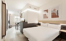 Bcn Town Apartments Born